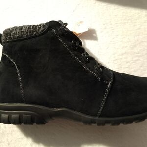 Propet Women’s Delaney Suede Boots